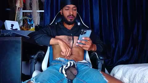 the dog lian online show from March 13, 1:14 pm