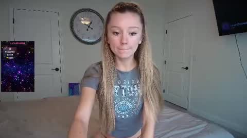 the_hotties online show from August 5, 6:49 pm