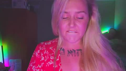 theauroramae -  online show from July 5, 4:19 am