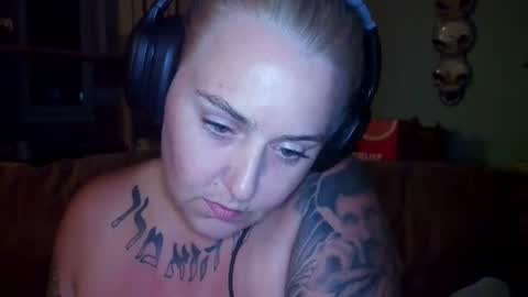 theauroramae -  online show from July 7, 5:42 am