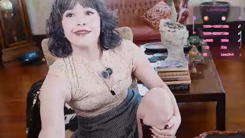 Joan online show from July 6, 9:39 pm