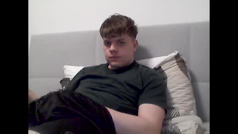 thecuteguy144949 online show from January 22, 4:33 pm