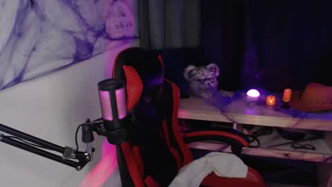 Snapshot of thedevil_boobs chatting on October 5, 2:53 am Keiko online show from October 5, 2:53 am