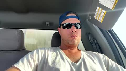 Carter Bates online show from January 17, 8:11 pm