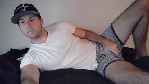Snapshot of theetwohander chatting on October 21, 1:44 am Theetwohander online show from October 21, 1:44 am