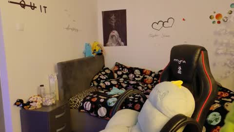 TheFarmergirl online show from November 18, 6:55 pm