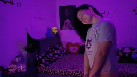 TheFarmergirl online show from November 5, 6:54 pm