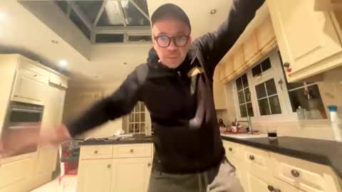 theladyduchess online show from April 1, 2:34 am