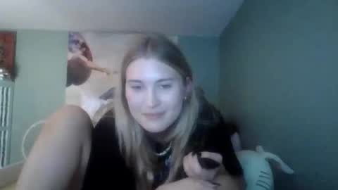 Little Bambii online show from November 18, 12:57 am