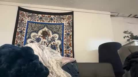 themomus83 online show from April 26, 3:48 am