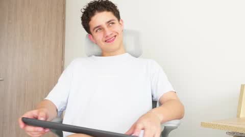  THEO- MATEO  online show from February 13, 4:28 pm