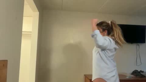 Ava online show from March 27, 11:28 pm