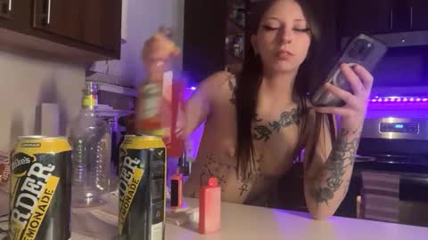 theonlylunaa online show from April 19, 4:57 am