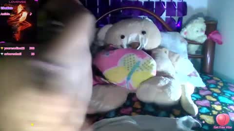 Snapshot of thequeenbella chatting on October 10, 3:34 am bella saritta online show from October 10, 3:34 am