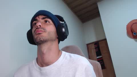 Santiago Enrique online show from March 18, 4:40 am