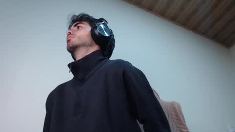 Santiago Enrique online show from February 25, 5:22 am