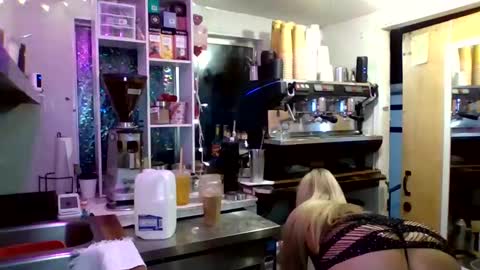 Snapshot of therealbabygofficial chatting on February 20, 1:08 pm therealbabygofficial online show from February 20, 1:08 pm