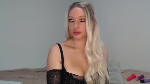 Snapshot of thescarlettshay chatting on October 2, 4:00 am TheScarlettShay online show from October 2, 4:00 am