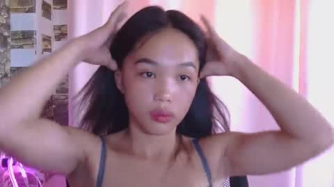 thessssy online show from April 7, 7:21 am