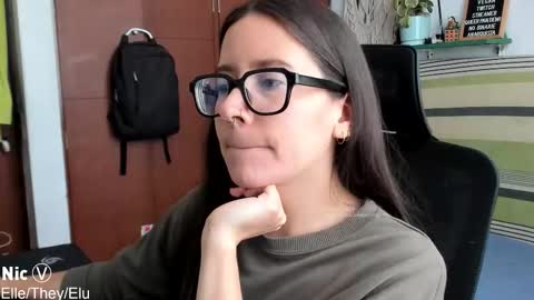 Nicole online show from February 17, 1:43 pm