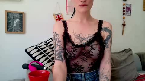 pinky promise online show from April 23, 12:13 pm