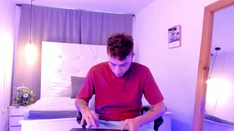 Thiago  online show from April 10, 12:10 pm