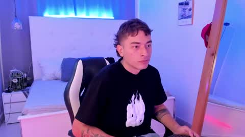 Thiago  online show from April 16, 12:27 pm