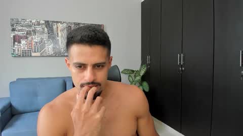 thiago_driussi online show from October 27, 6:30 pm