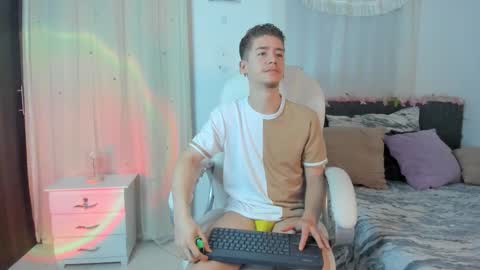 Manuel online show from December 19, 4:52 am