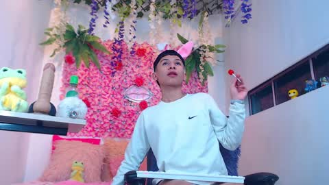 thiago rincon online show from April 5, 2:52 am