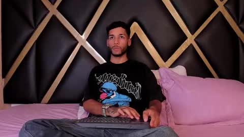 ThiagoFerreti online show from March 24, 5:35 am