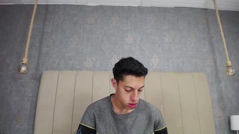 Thiago   online show from March 11, 11:04 pm