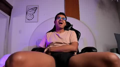 thiagovega_ online show from July 23, 5:38 am