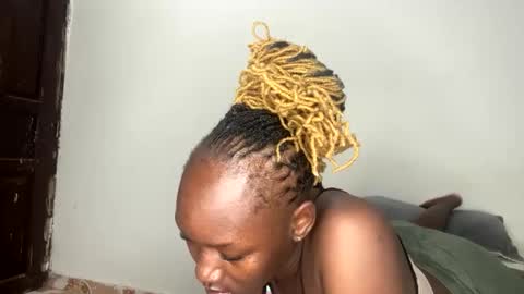 Snapshot of thick_jojo chatting on February 16, 5:48 pm Call me Taliee online show from February 16, 5:48 pm