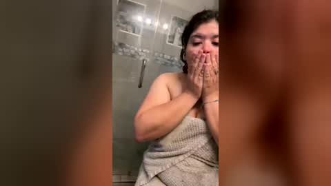 thickkcloudz online show from July 27, 7:38 am