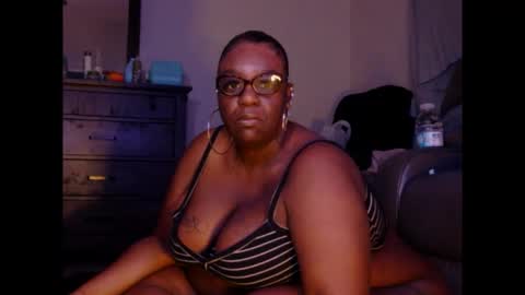 Thickumzz41 online show from April 24, 7:54 am