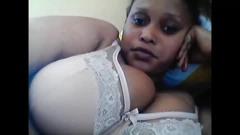 thicky_sandra online show from April 9, 11:05 am