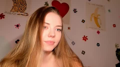 Snapshot of thisisamelia chatting on October 6, 5:53 pm Amelia  shows on mondays fridays and sundays  if anything changes im giving updates on my fansly  online show from October 6, 5:53 pm