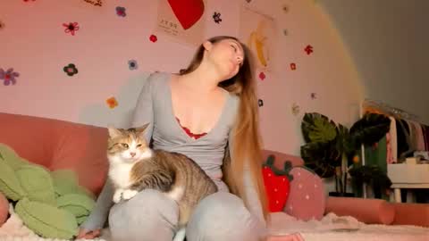Snapshot of thisisamelia chatting on September 19, 4:44 pm Amelia  shows on mondays fridays and sundays  if anything changes im giving updates on my fansly  online show from September 19, 4:44 pm