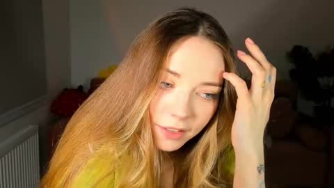 Snapshot of thisisamelia chatting on March 3, 3:22 pm Amelia  shows on mondays fridays and sundays  if anything changes im giving updates on my fansly  online show from March 3, 3:22 pm