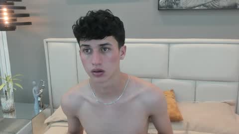 Thom online show from April 4, 11:28 am