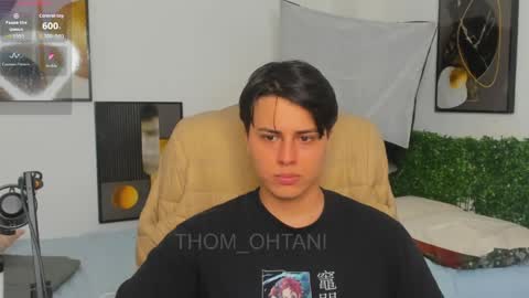 thom_ohtani online show from May 19, 1:12 am