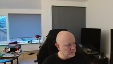 thomas315627 online show from April 19, 6:21 pm