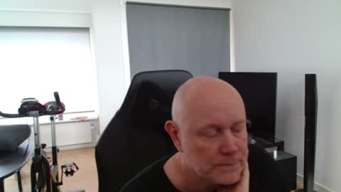 thomas806035 online show from July 7, 11:36 am