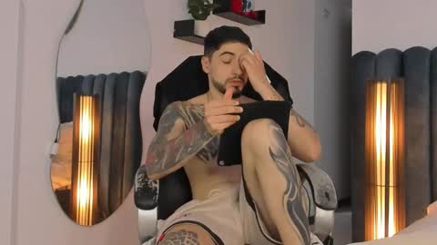 Snapshot of thomasmarzo1 chatting on October 5, 5:31 pm sweetfit boy online show from October 5, 5:31 pm