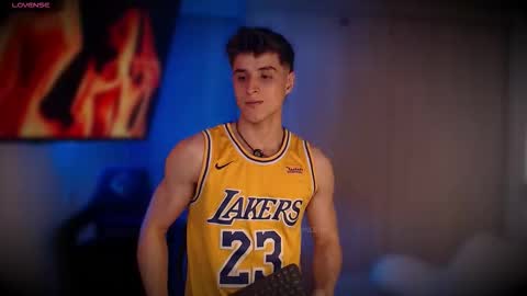 Thom Klein online show from December 19, 7:42 pm