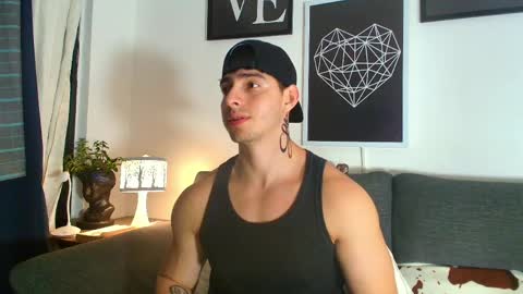 thomylov online show from March 14, 9:02 am