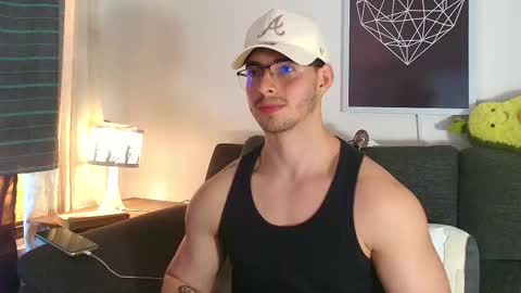 thomylov online show from February 7, 3:15 pm