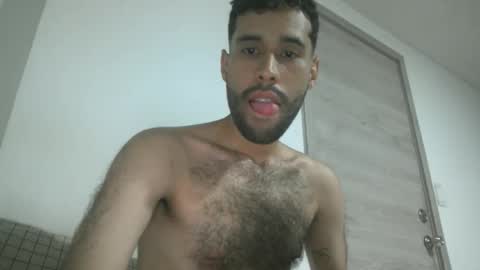 Snapshot of throwawayyourgun chatting on February 28, 11:34 pm Luka online show from February 28, 11:34 pm