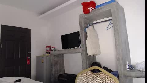 Snapshot of thybautsenses chatting on September 29, 4:33 am thybautsenses online show from September 29, 4:33 am